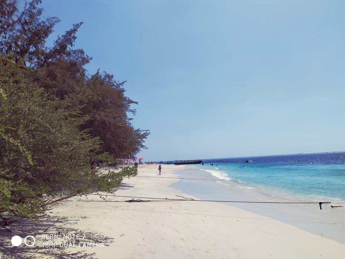 Kusuka Bungalow Gili Trawangan Esterno foto